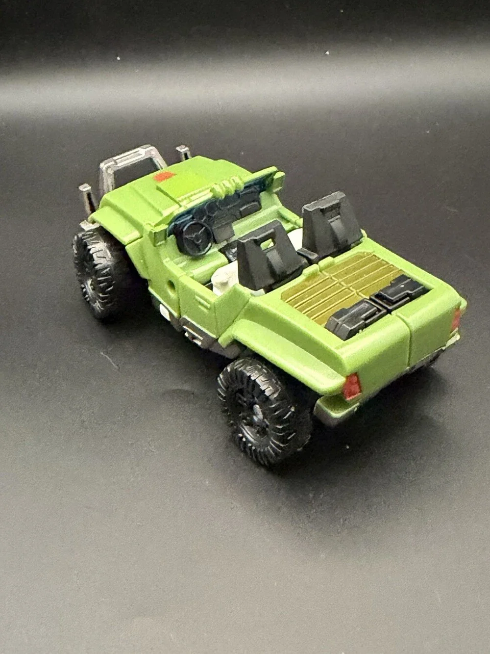 Transformers Universe 2.0 Deluxe Class Autobot Hound